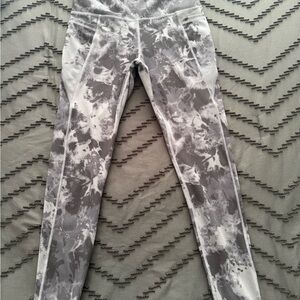 Danskin Gray Abstract Leggings